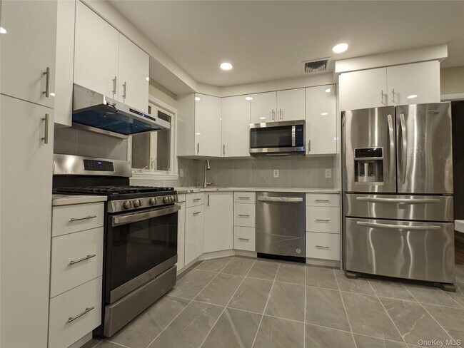 Building Photo - 251-16 Gaskell Rd
