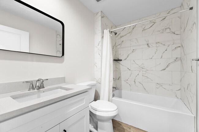 Building Photo - 3003 SE Fairmont St