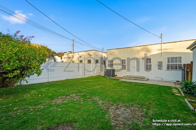 Building Photo - 1421 Stearns Dr