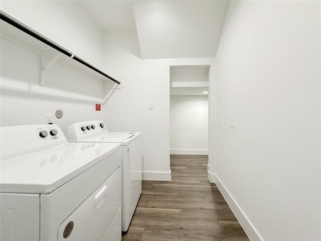 Building Photo - 15216 Tattle Crk Ln