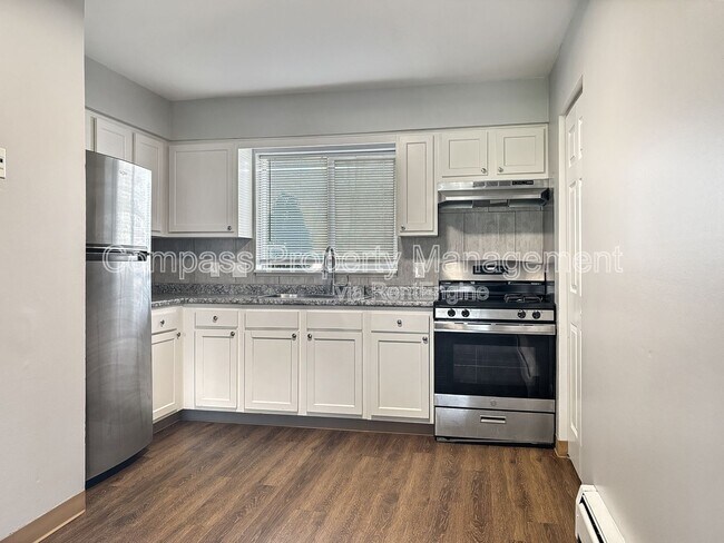 Building Photo - 2422 36th St SW