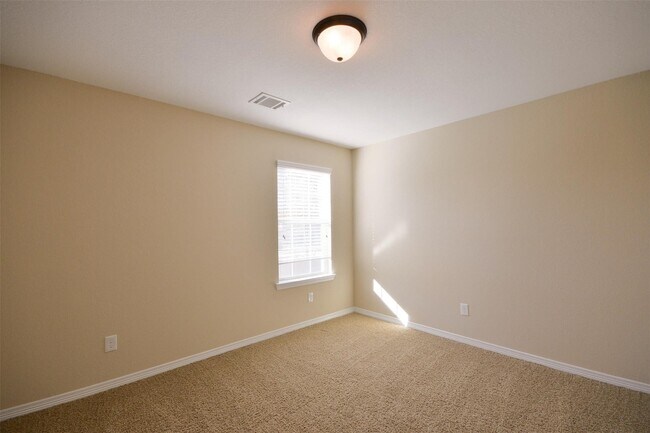 Building Photo - 3615 Kennington Ct