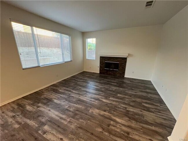 Building Photo - Beautiful Menifee Home Near Menifee Lakes Golf Course!