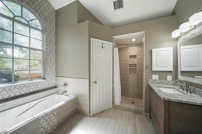 Building Photo - 4426 Echo Falls Dr