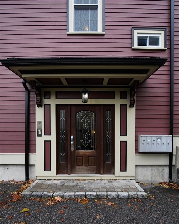 Building Photo - 95 Dix St