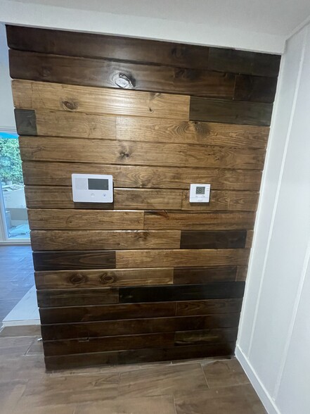 Central HVAC Panel/Fireplace - 540 Chestnut St