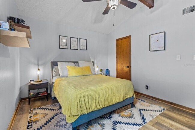 Building Photo - 4925 Hamilton Rd