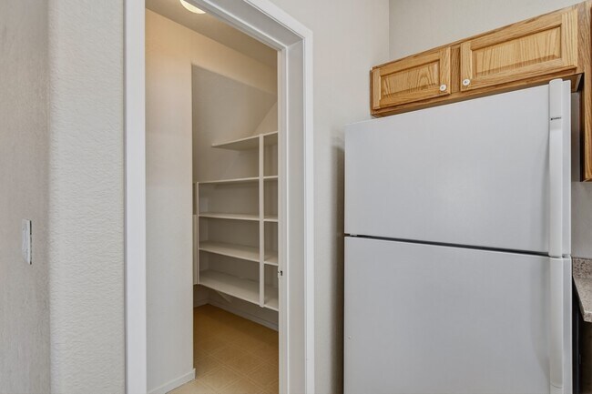Building Photo - 2576 Velez Valley Way