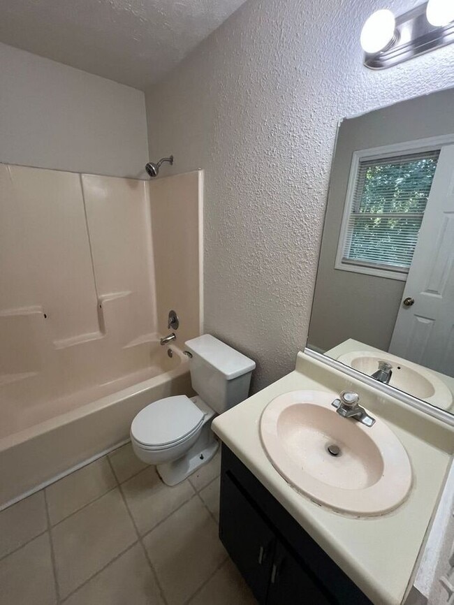 Building Photo - Lawrenceville 2 bedroom Townhome now ready!