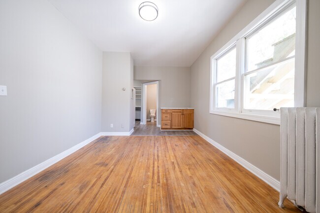 Building Photo - 1611 Carroll Ave