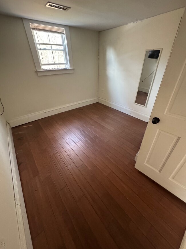 Building Photo - 35 N Main St