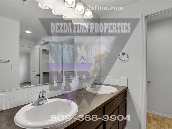 Building Photo - Recently Built, 3 Bed, 2 Bath, 1 Level Spo...