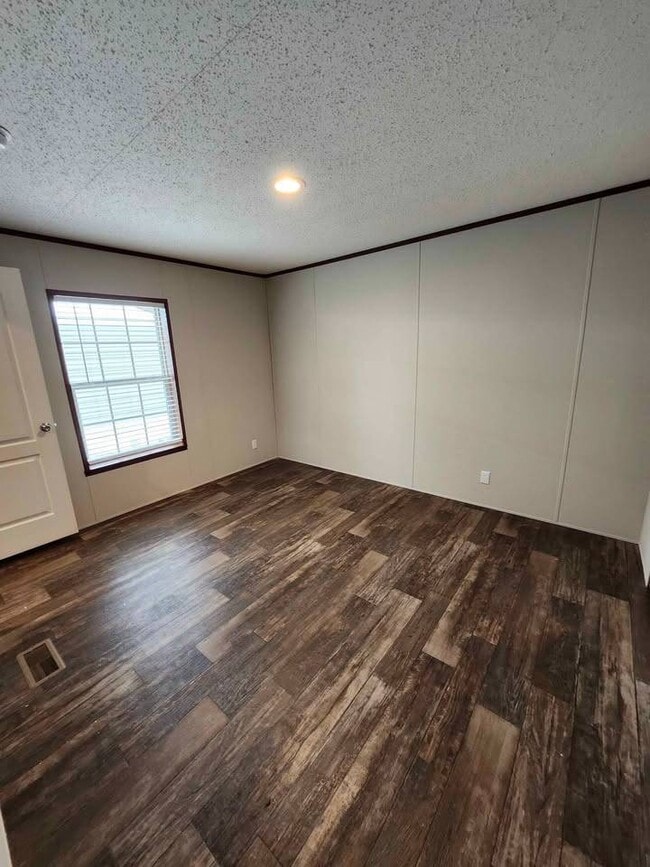 Building Photo - 2803 Viewfield Ln