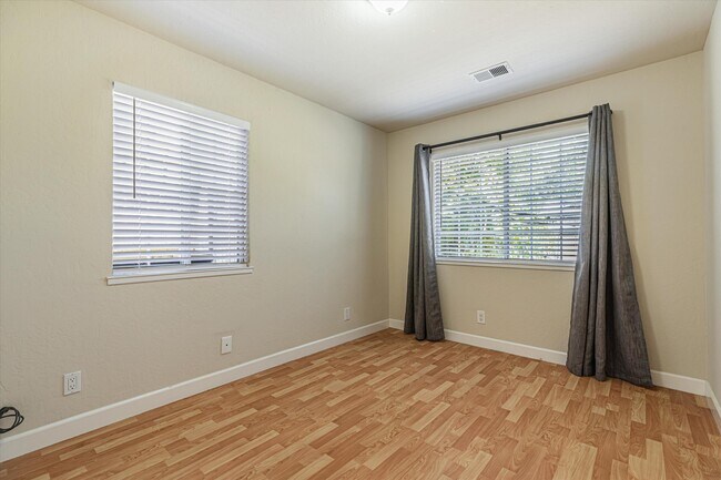 Building Photo - 755 Enright Ave