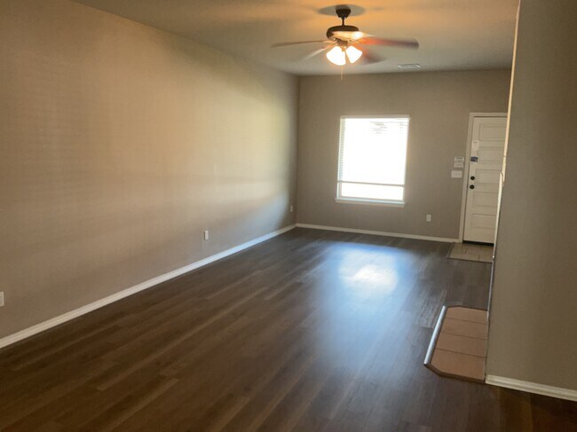 Building Photo - 1308 Penn Ln