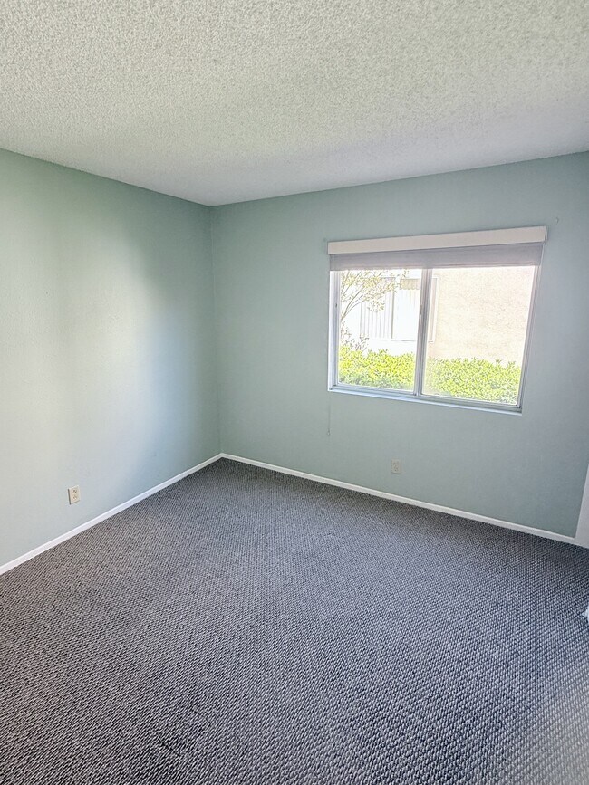 Building Photo - 28088 Orangegrove Ave