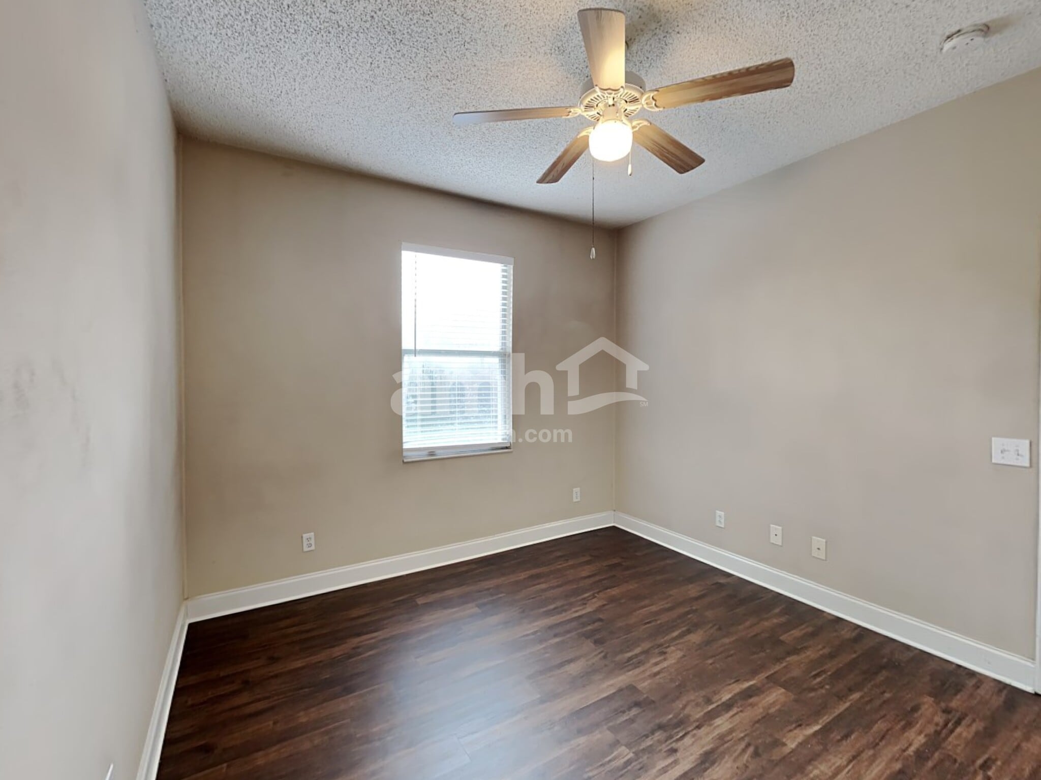 Building Photo - 10318 Goldenbrook Way