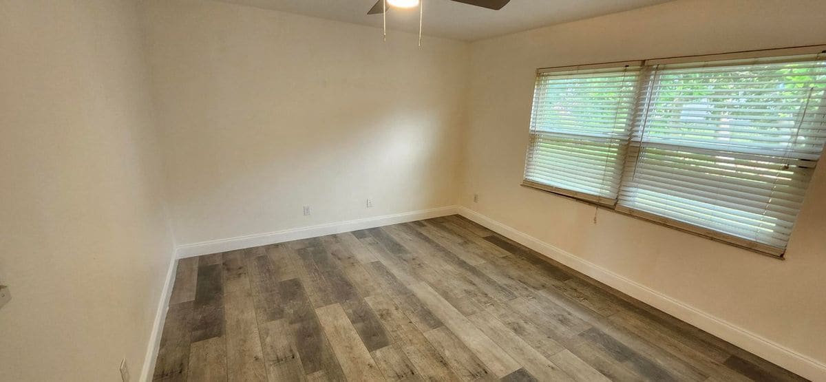 Building Photo - 301 SW Whitmore Dr