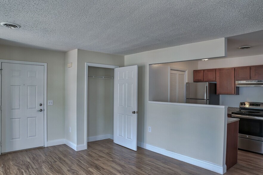 Building Photo - Riverwalk Apartments