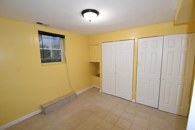 Building Photo - 19 Sultan Ave