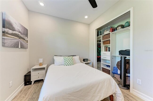 Building Photo - 2322 5th St E