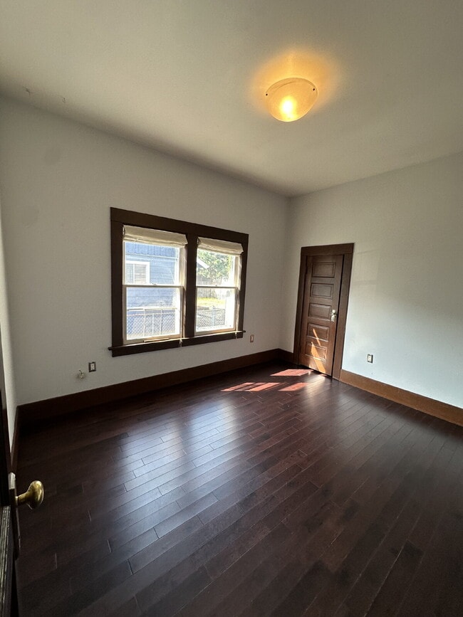 Building Photo - Beautiful PDX Bungalow, Master on Main, Wo...