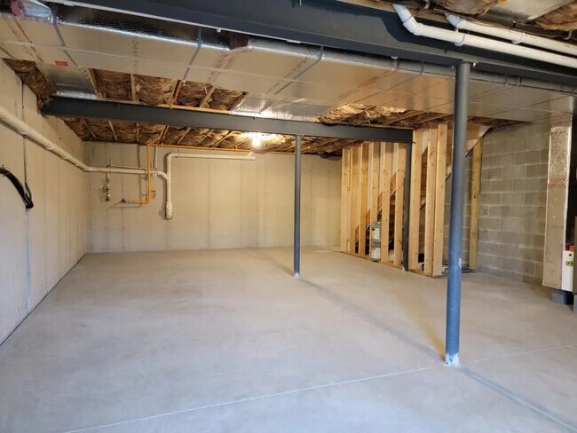 Building Photo - 12 Burk Ct