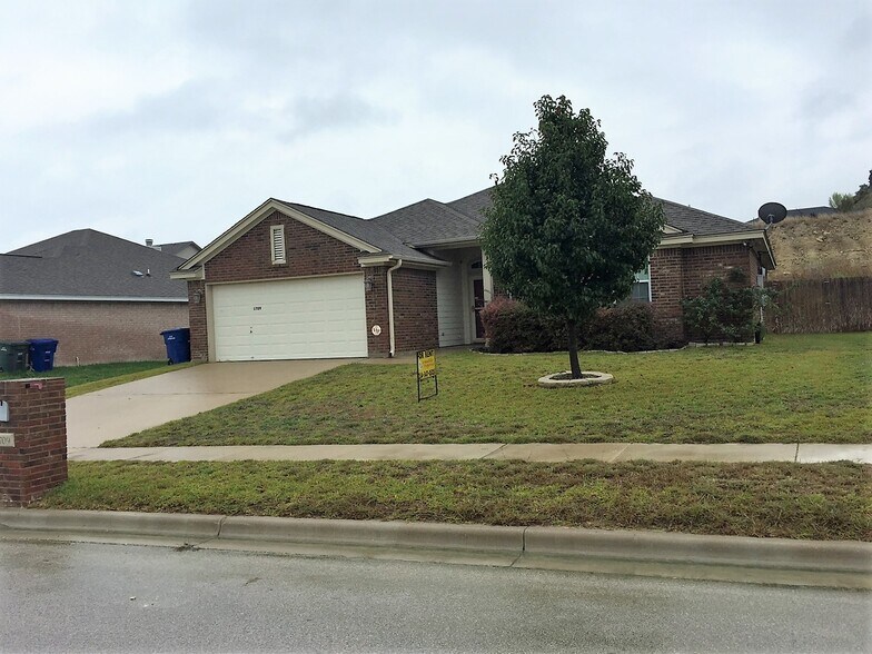 Building Photo - 1709 Walker Place Blvd