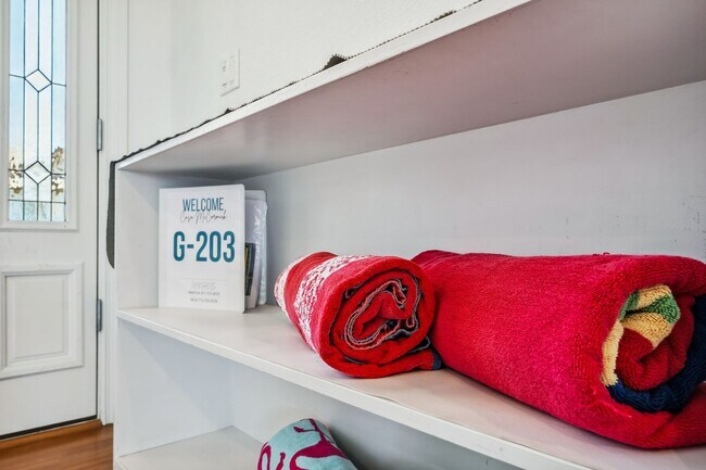 Building Photo - 3 BR + Bonus, Fully furnished, Includes Ut...