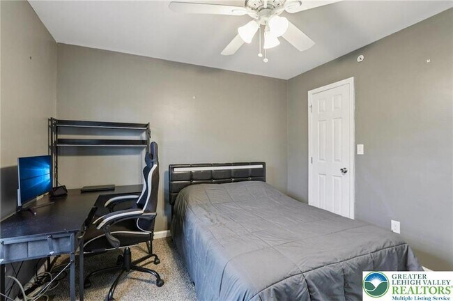 Building Photo - 270 Milkweed Dr