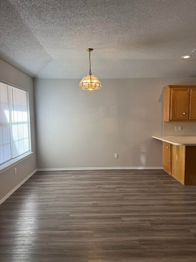 Building Photo - 209 Grover Ave