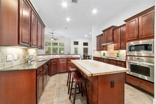 Building Photo - 27259 Jessica Hills Ln
