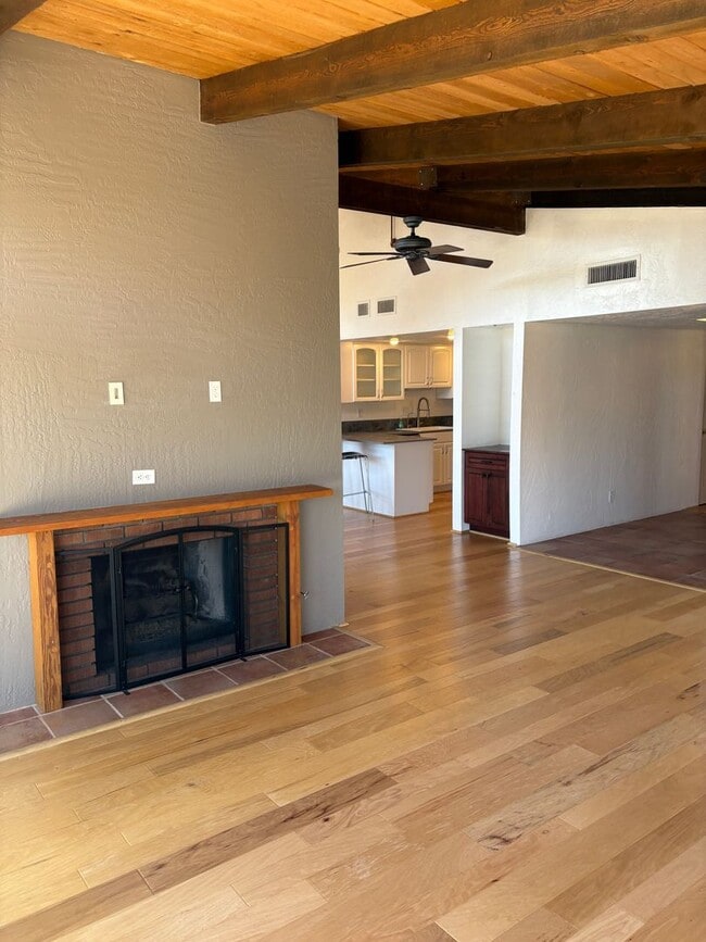 Building Photo - Unfurnished, 1-Year Long-Term Rental