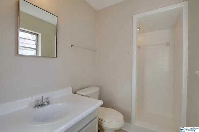 Building Photo - 3908 Grunden Dr SW