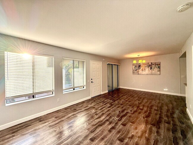 Building Photo - CASA VERDE - One Bedroom - Unfurnished - Long Term