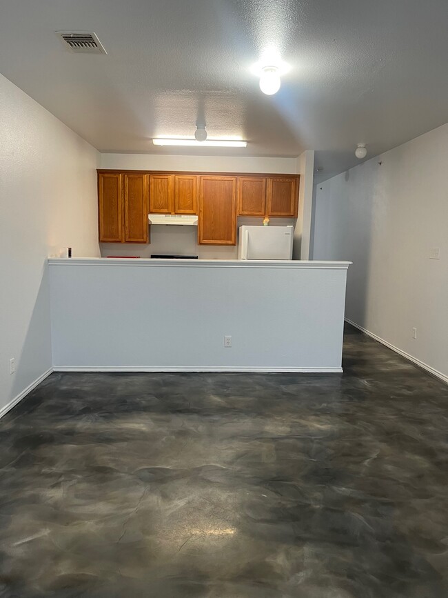 Building Photo - 10723 Mathom Landing