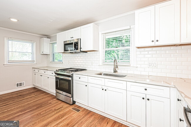 Building Photo - 1512 Knollwood Terrace