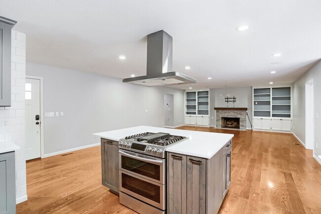 Building Photo - 15050 SW 141st Ave
