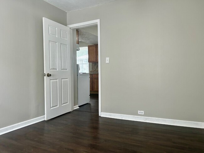 Building Photo - 1912 S 2nd St