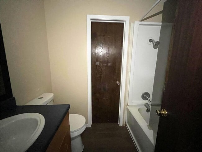 Building Photo - 304 Highland Estates Dr