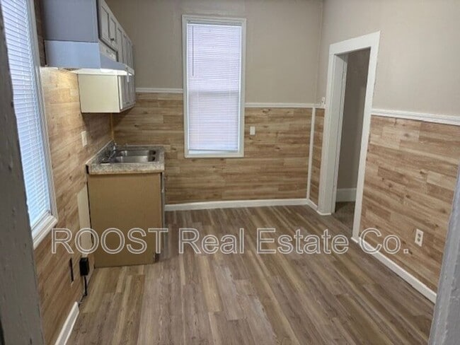 Building Photo - 15 Vernon Ave