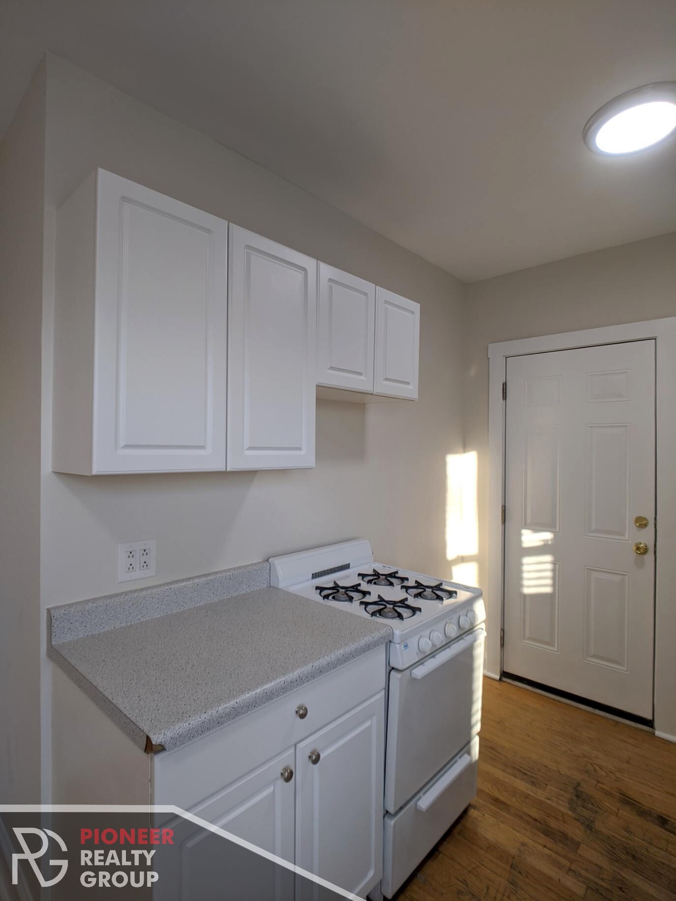 Building Photo - 3814 N Greenview Ave