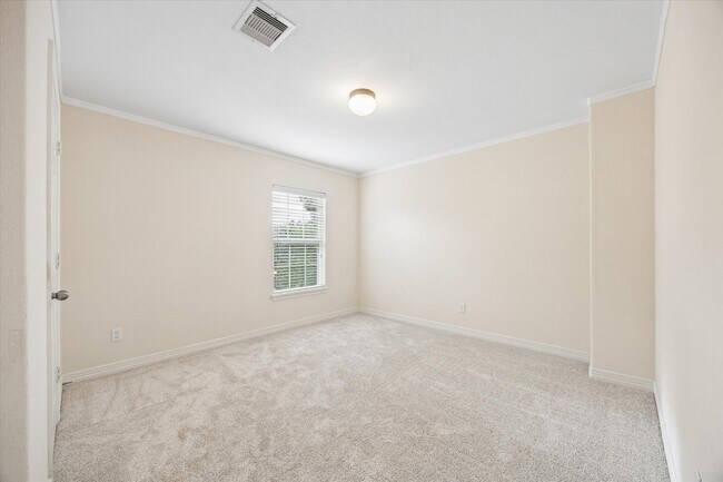 Building Photo - 10108 Hidden Creek Falls Ln