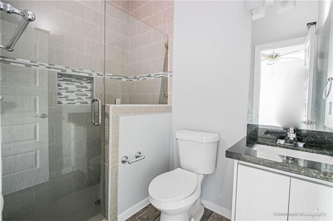 Building Photo - 14 Valeria St