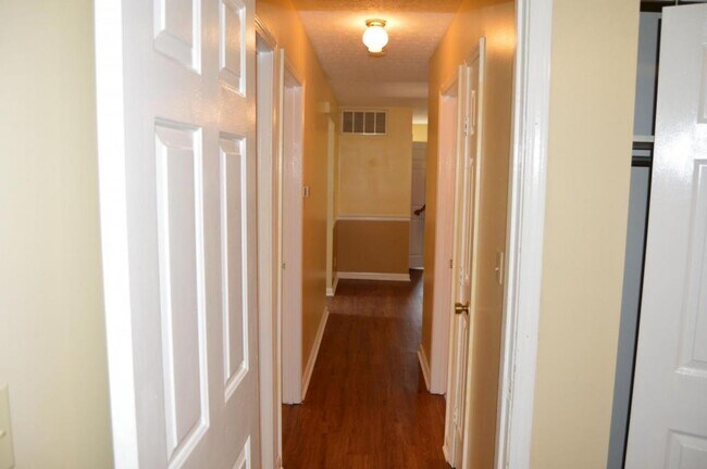 Building Photo - 3113 Rockaway Dr