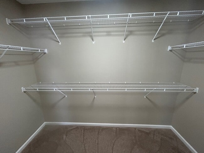 Building Photo - 25 Oak Lake Ct