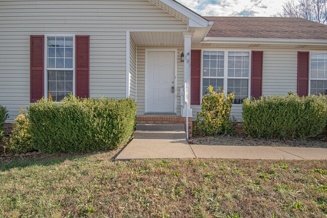 Building Photo - Fenced Yard!