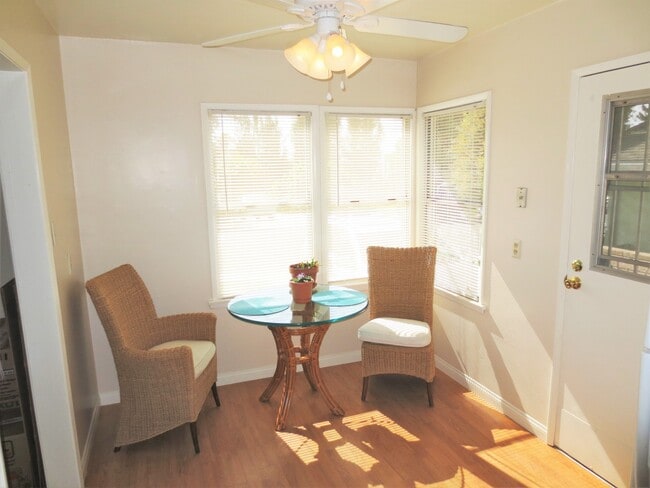 Building Photo - Cute, Cozy Cottage within Walking Distance of the Beach