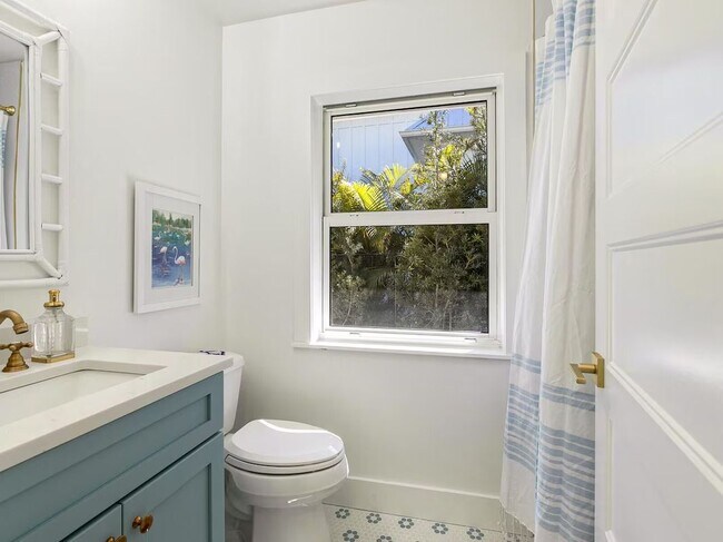 Building Photo - 6979 Longboat Dr S