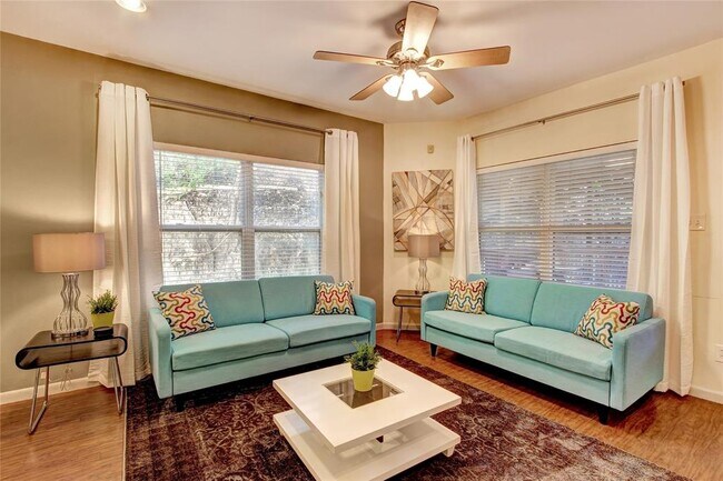 Building Photo - 2208 Trailside Dr